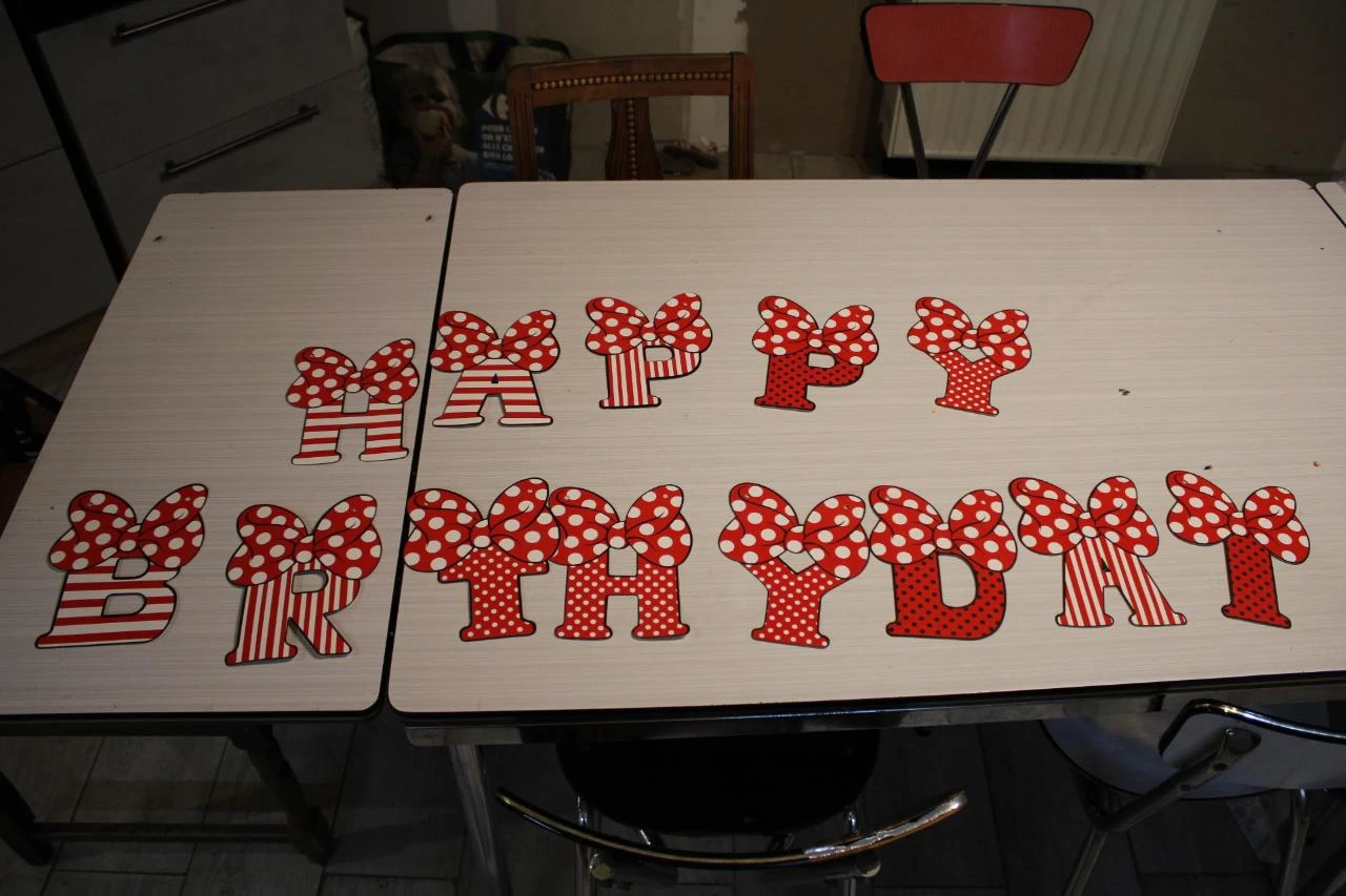 Guirlande de lettres HAPPY BIRTHDAY minnie